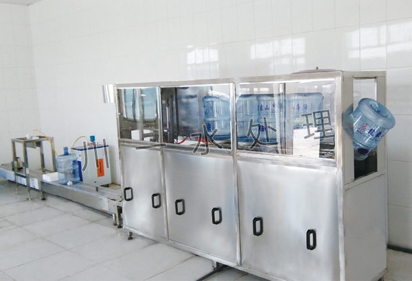 150桶/h全自動灌裝機（沖洗、灌裝、封蓋功能于一體）
